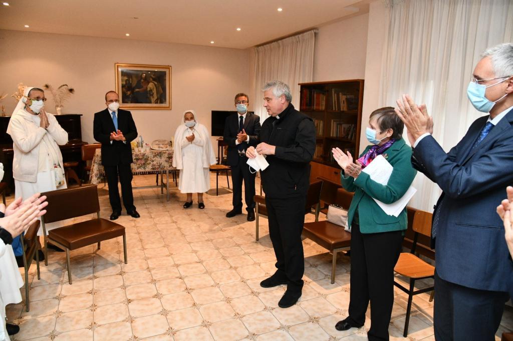 Paus Franciscus vertrouwt een huis toe aan de Gemeenschap van Sant'Egidio voor het ontvangen van de vluchtelingen van de humanitaire corridors. Een genereus gebaar richting de migranten, waarvoor we zeer dankbaar zijn